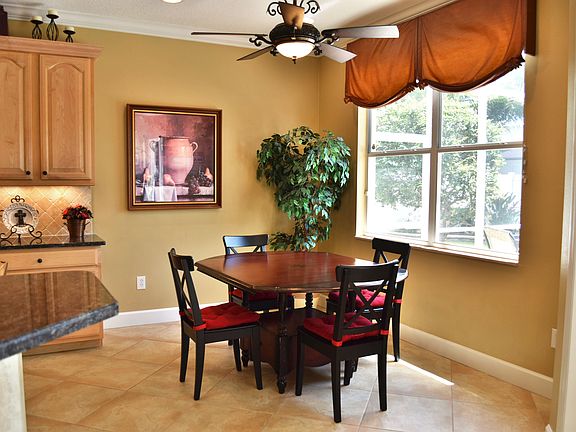 3rd image of 9434 Clover Glen Dr