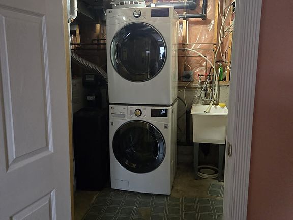 4th image of 54 Green Valley Dr #32