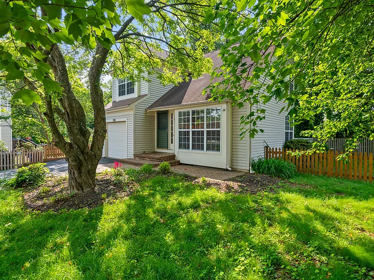340 Foxridge Dr SW — Photo 4