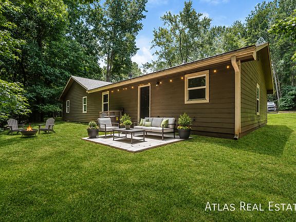 3rd image of 262 N Bluff Rd #262NBR
