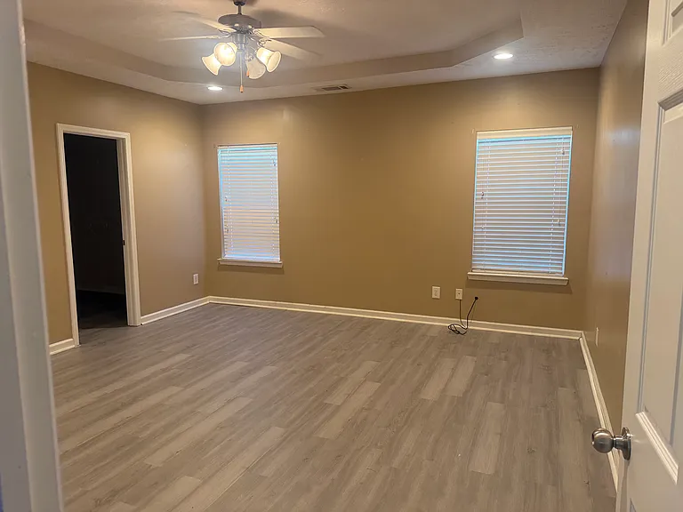 1113 Shire Dr — Photo 7