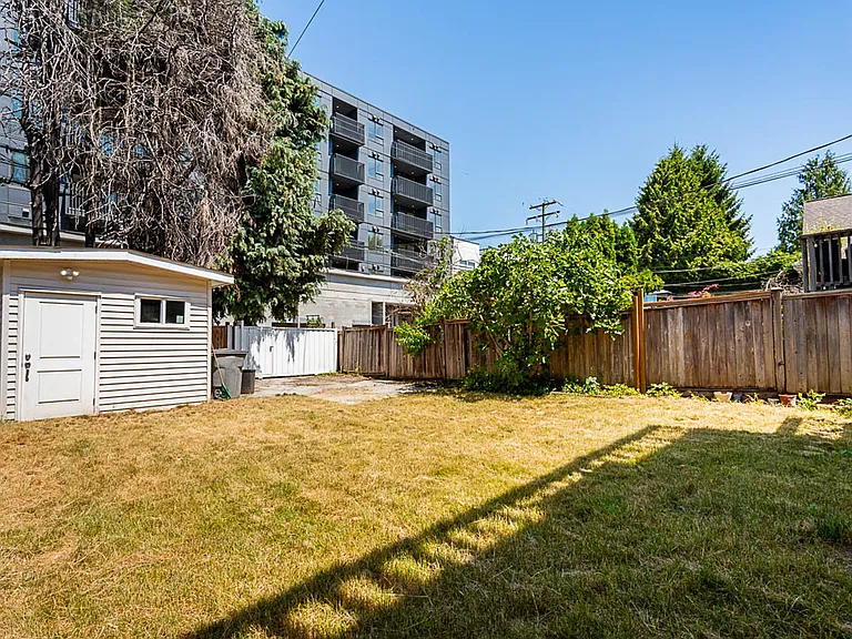 2915 W 5th Ave — Photo 17