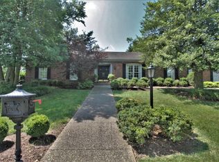 8404 Nottingham Pkwy, Hurstbourne, KY 40222