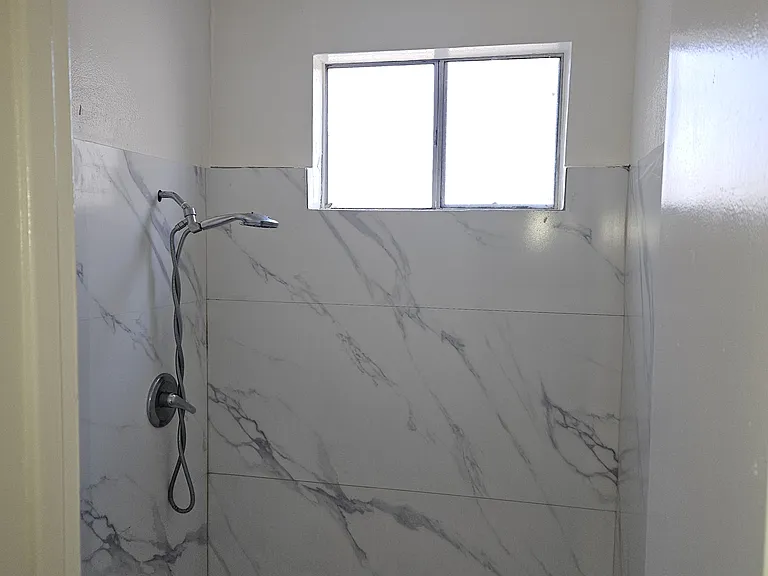 7636 Owensmouth — Photo 26