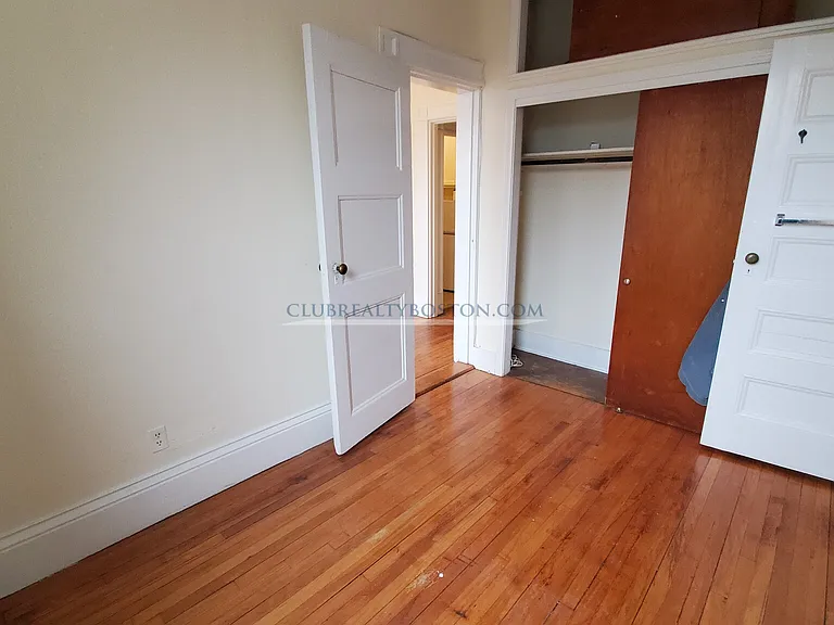 381 Harvard St #31 — Photo 8