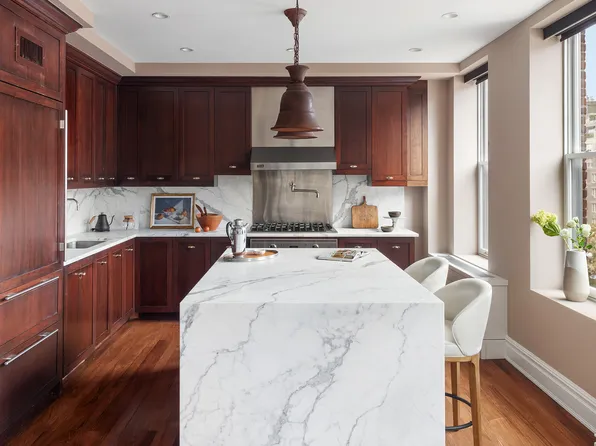 31 West 11th Street image 7 of 20