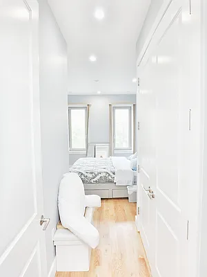 Rented by MAC Realty NY | media 25