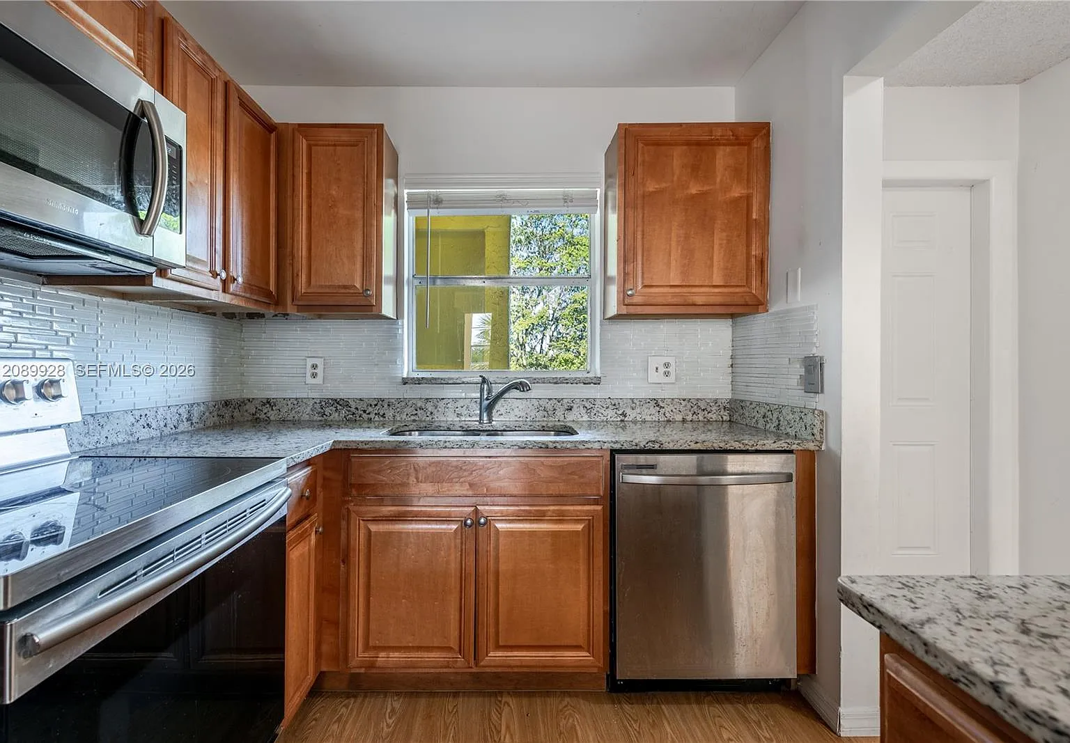 Sandalfoot Blvd Apts Cond — Photo 4