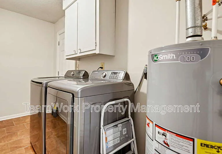 4467 Donwood Cir — Photo 12