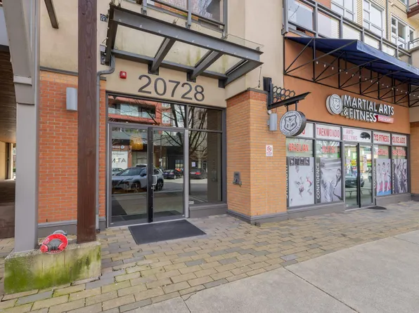 20728 Willoughby Town Centre Dr #316, Langley, BC V2Y 0P3