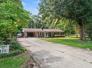 132 Cedarwood Dr, Eden, NC 27288