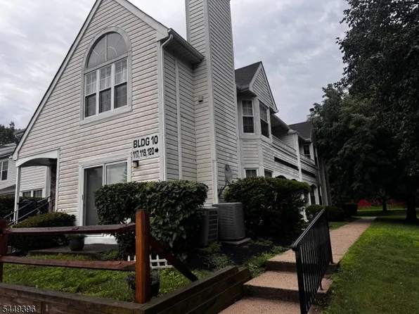 120 Wycombe Pl BLDG 10 #120, Franklin Twp., NJ 08873