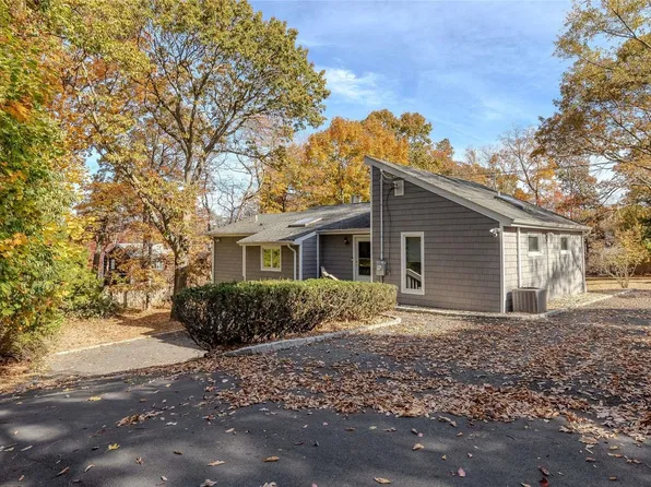 1 Roe Lane, Port Jefferson, NY 11777