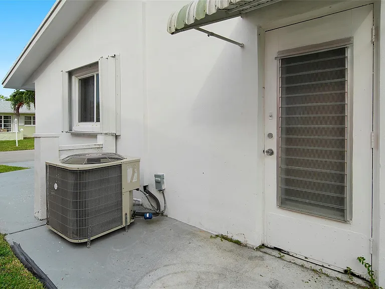 4510 NW 49th Dr — Photo 33