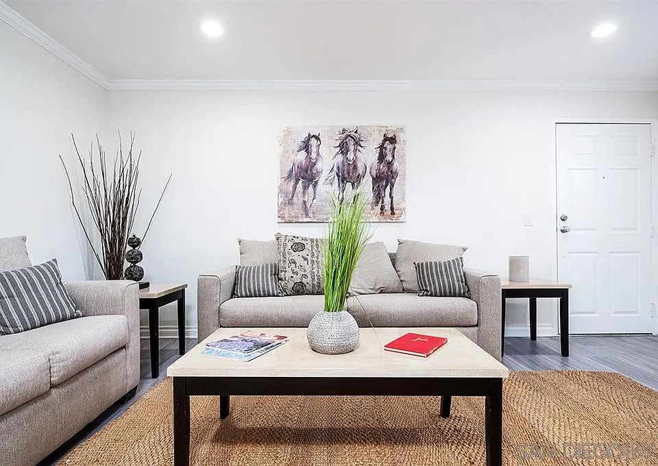 1st image of 620 E Lexington Ave Unit 5