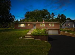 1008 Riverview Dr, Stoughton, WI 53589