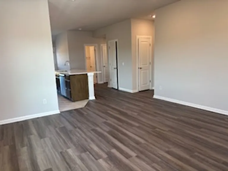 19501 Conway Dr — Photo 3