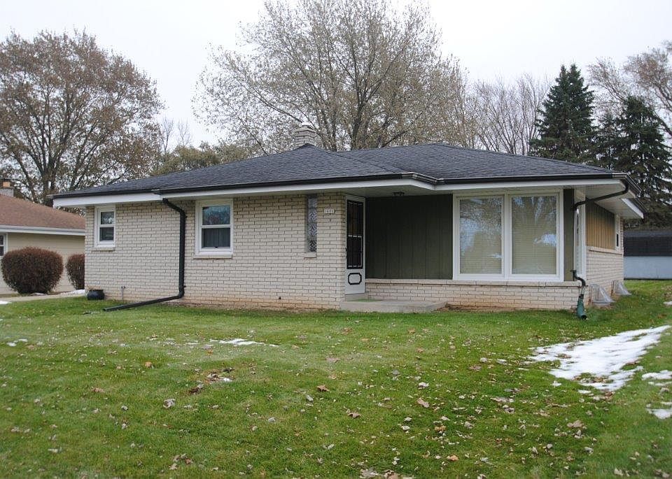 1st image of 1601 Mackinac Ave