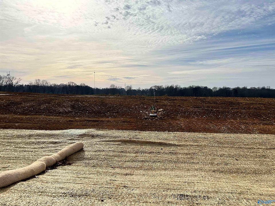 2nd image of 8 Bear Bryant Dr
