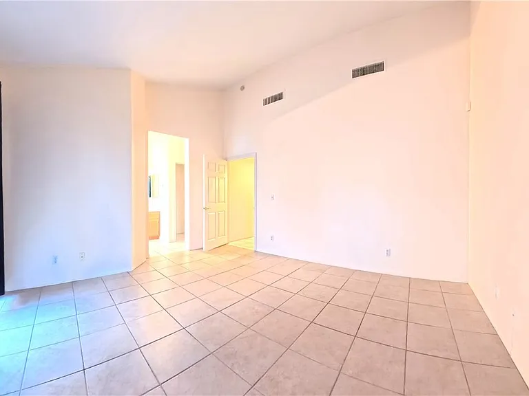 4844 Jadero Dr — Photo 15