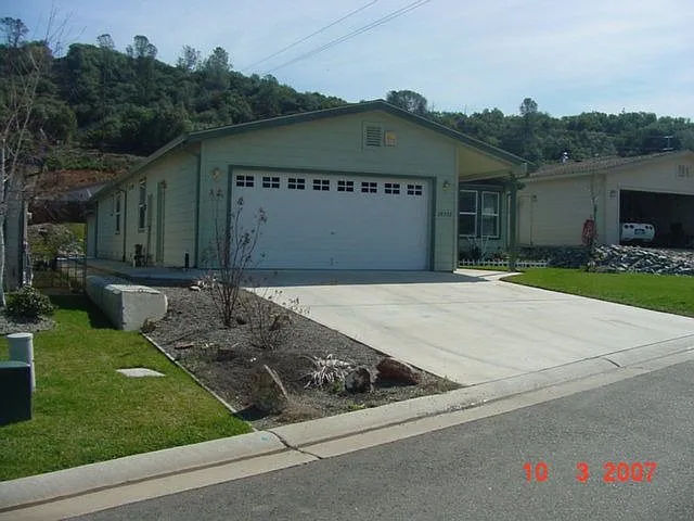 18537 Well House Dr photo 1