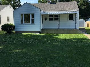 2405 Moultrie Ave, Mattoon, IL 61938