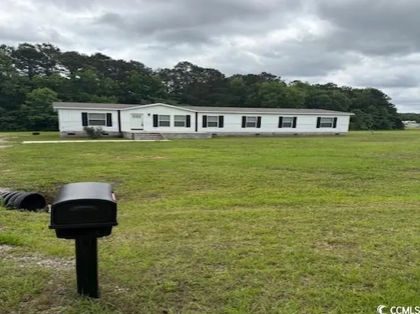 65 Clemmons Dr., Tabor City, NC 28463