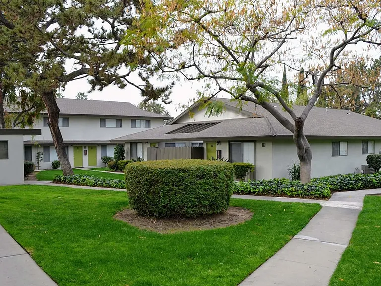151 W Foothill Blvd #A26A — Photo 10