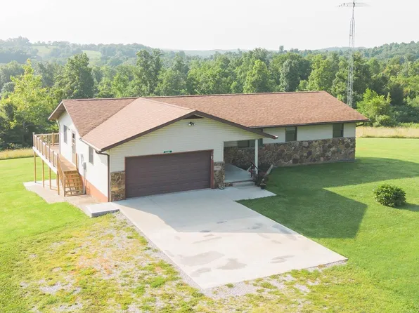 1462 N Ridgeport Ln, Bloomfield, IN 47424