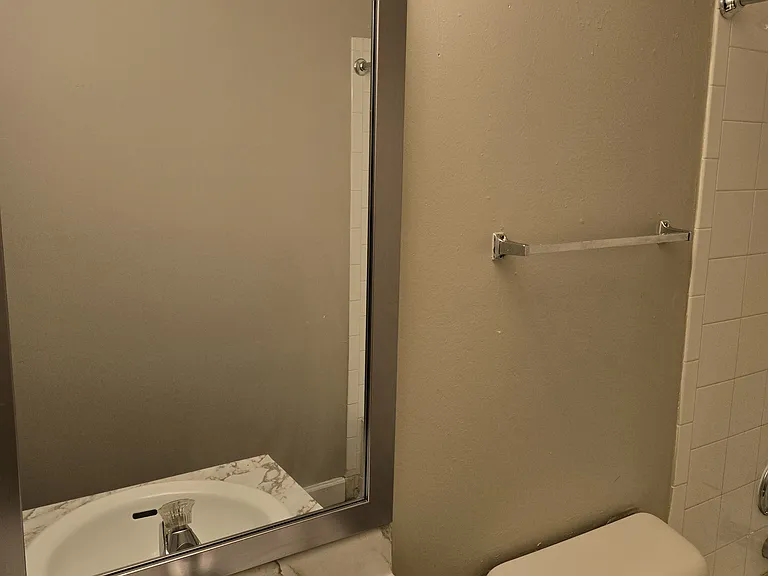 2820 Del Rio Pl #20 — Photo 4