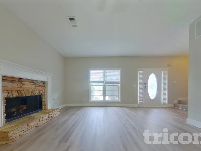 250 Indian Lake Trl — Photo 2