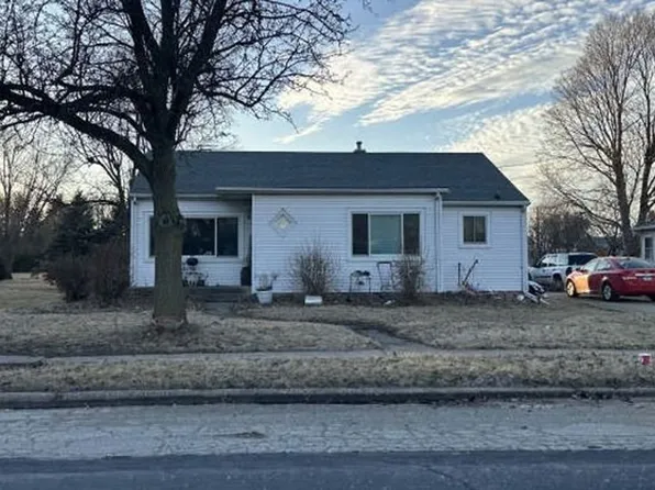 250 N Main St, Roseville, IL 61473