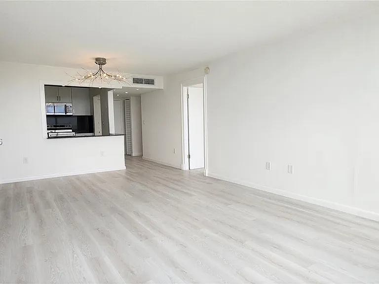 1200 NE Miami Gardens Dr #1005W — Photo 9