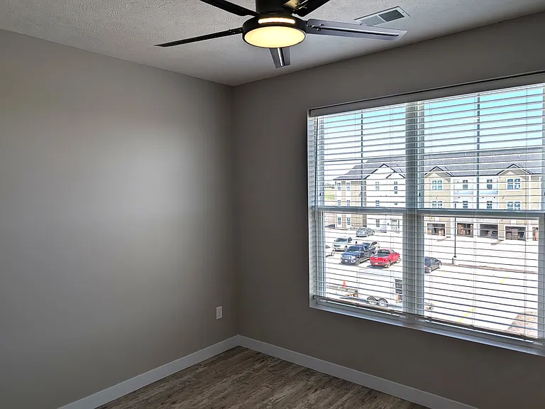 Elm 26 — Photo 22