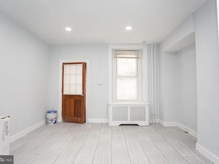 27 Osborn St #1 — Photo 12