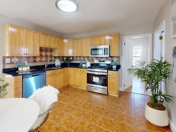 17 Jones St #2, Everett, MA 02149
