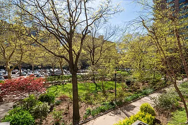 400 Central Park West