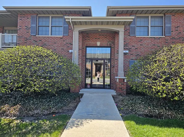 607 Cambridge Ct Unit 1-B, Munster, IN 46321