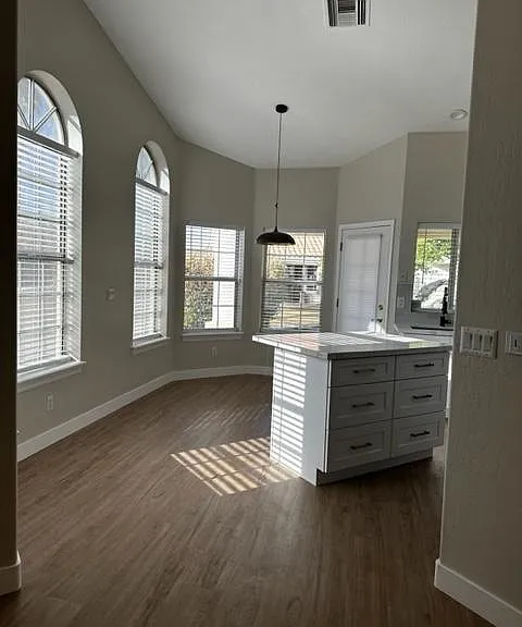 1410 W Crystal Spring Dr — Photo 6