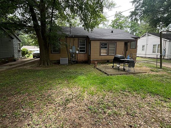 5th image of 220 E Wyandotte St