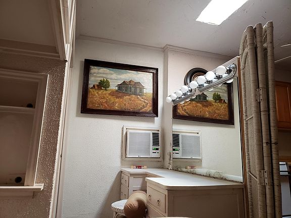 4th image of 1008 McGowen St #1