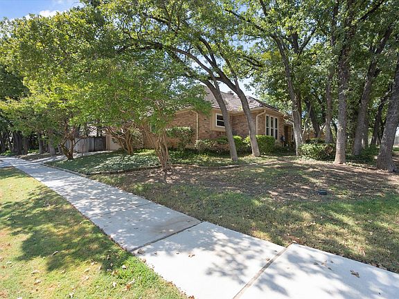2nd image of 1919 Creek Wood Dr