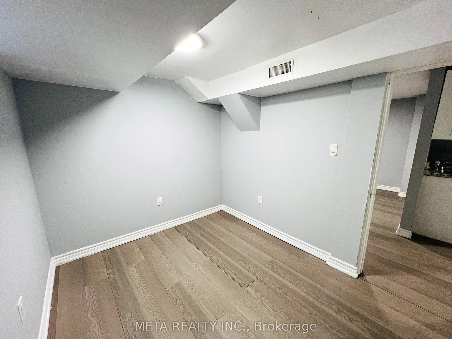 2 bed, $1,600 — Photo 4