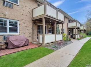 21 Glen Hollow Dr APT G18, Holtsville, NY 11742