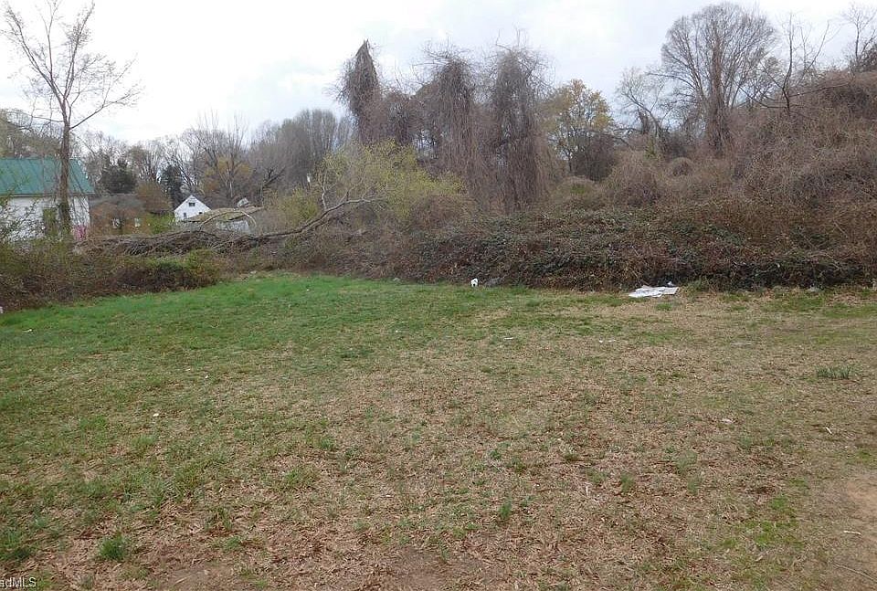 2nd image of 2232 Cole Rd
