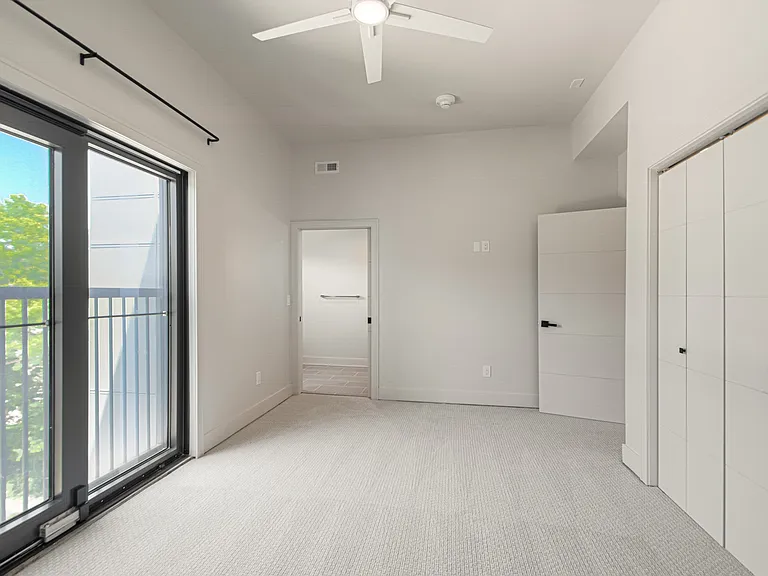 200 W Gregory Blvd #202 — Photo 11