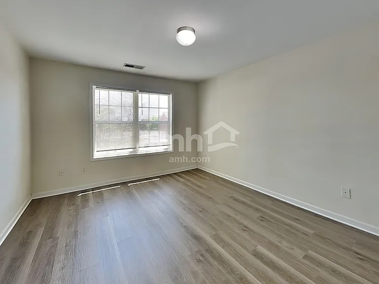 35 Hampton Pl — Photo 22