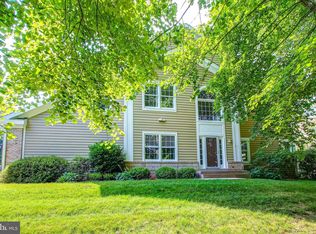 1200 Woodbrook Ct, Reston, VA 20194