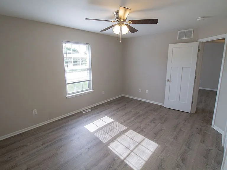 1401-1403 Bodie Dr — Photo 47
