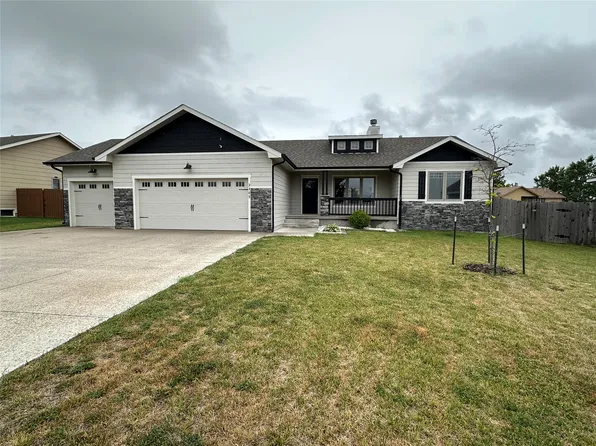 3305 Breckenridge Rd, Dodge City, KS 67801